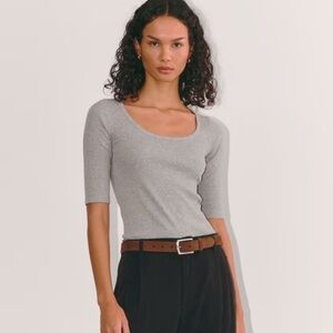 Everlane Supima Micro Rib Scoop Neck 3/4 Sleeve Tee in Heathered Grey